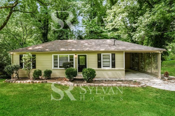 618 Hickory Trl Se - Photo 2 of 16