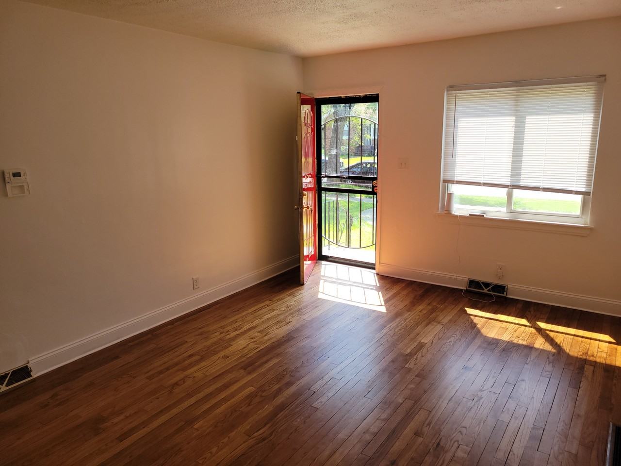 111 Marshall St #NA - Photo 2 of 7