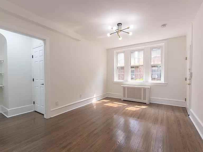 606 W Maple Ave #6 - Photo 6 of 15