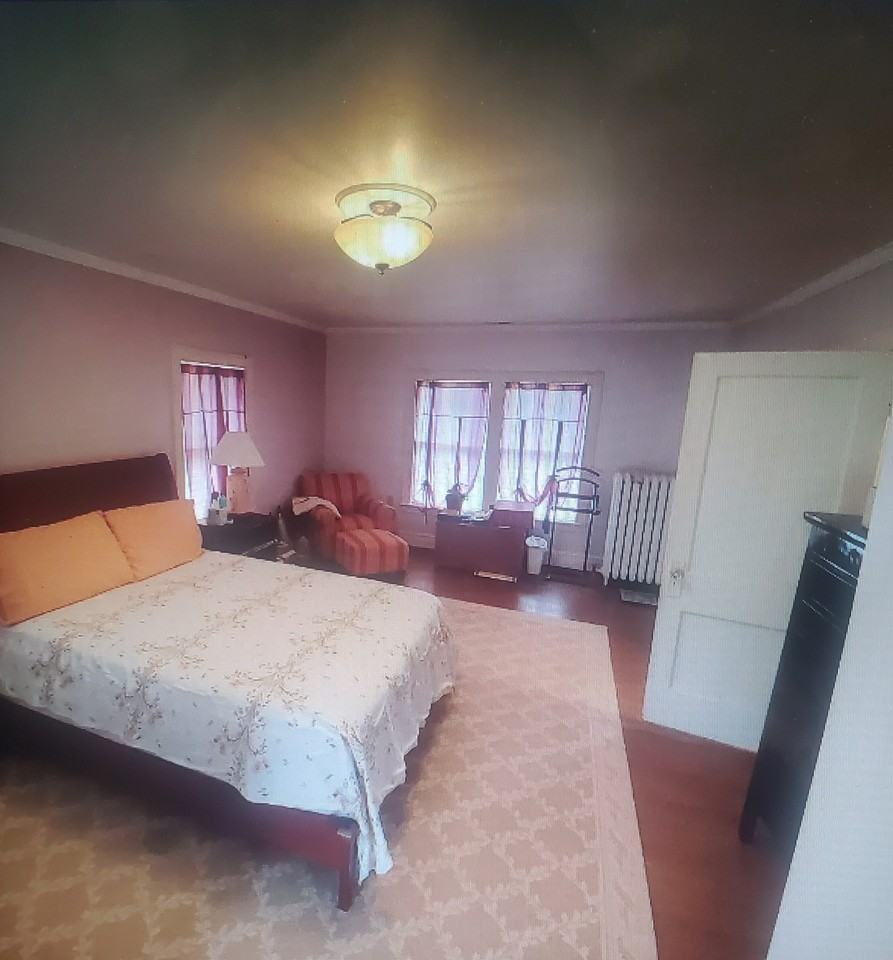 639 Johnson St #NA - Photo 3 of 5