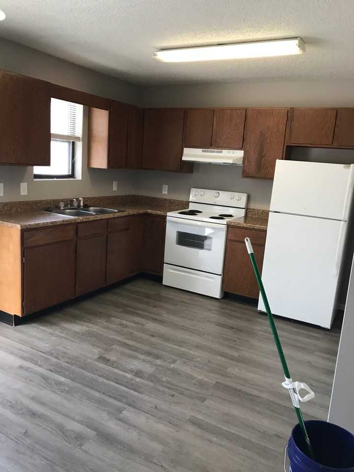 4310 N 31st St #B - Photo 3 of 7