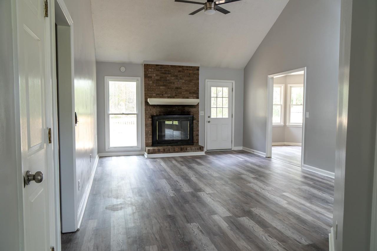 43 Lee Road 983 #NA - Photo 4 of 33