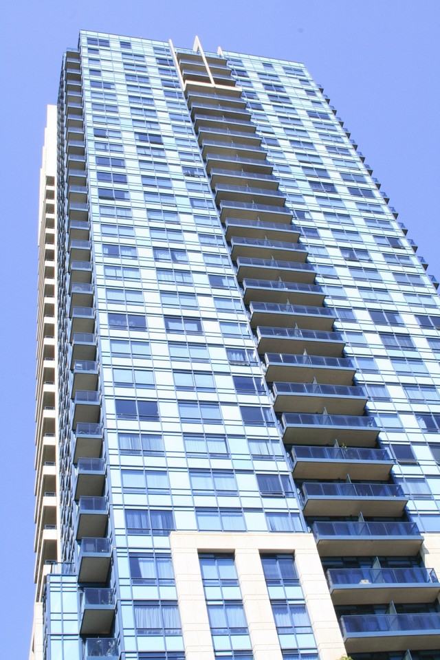 Accolade #6570 - Photo 2 of 12