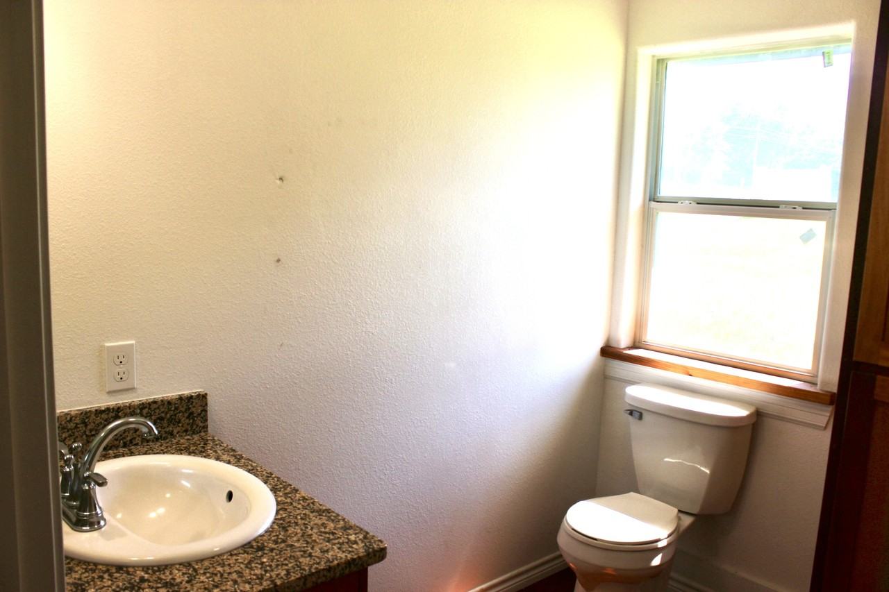 1103 East Alamo Street #1 - Photo 4 of 10