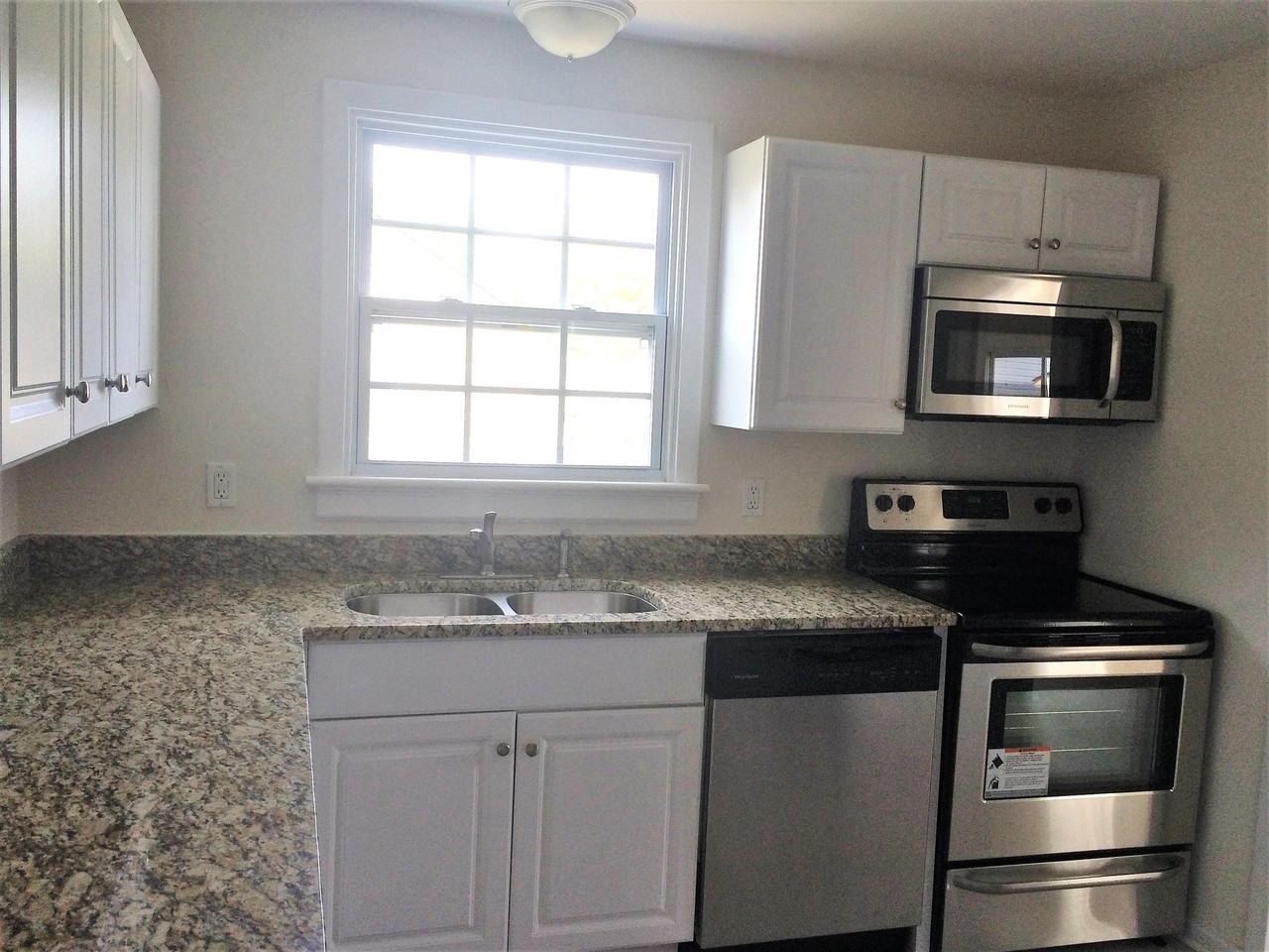 2324 Lenora Ln #1 - Photo 3 of 9