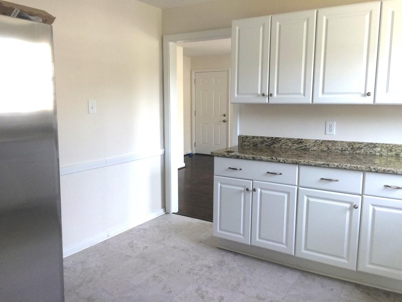 2324 Lenora Ln #1 - Photo 4 of 9