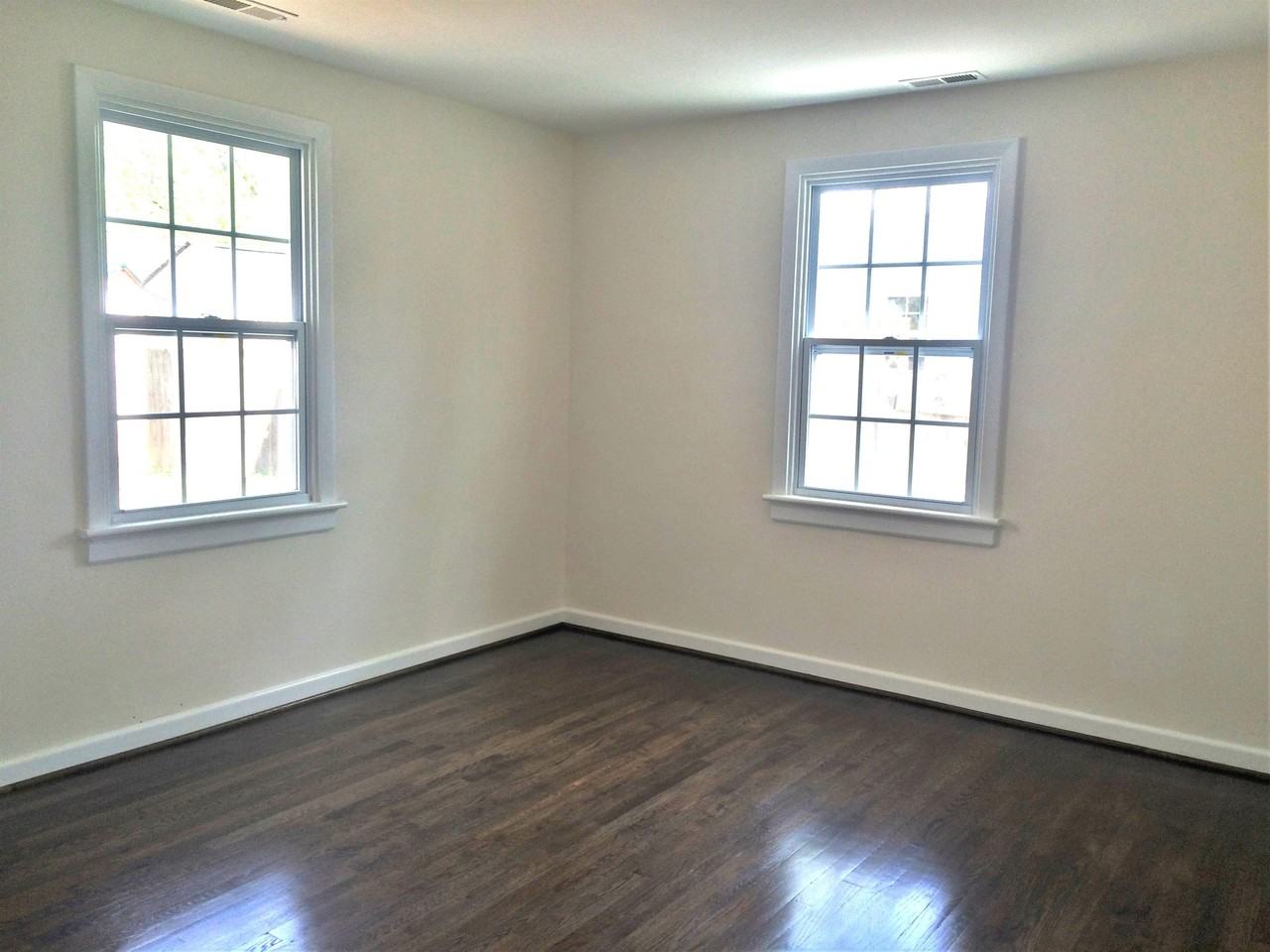 2324 Lenora Ln #1 - Photo 6 of 9