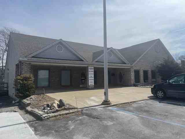 835 Michigan Ave #1 - Photo 3 of 26