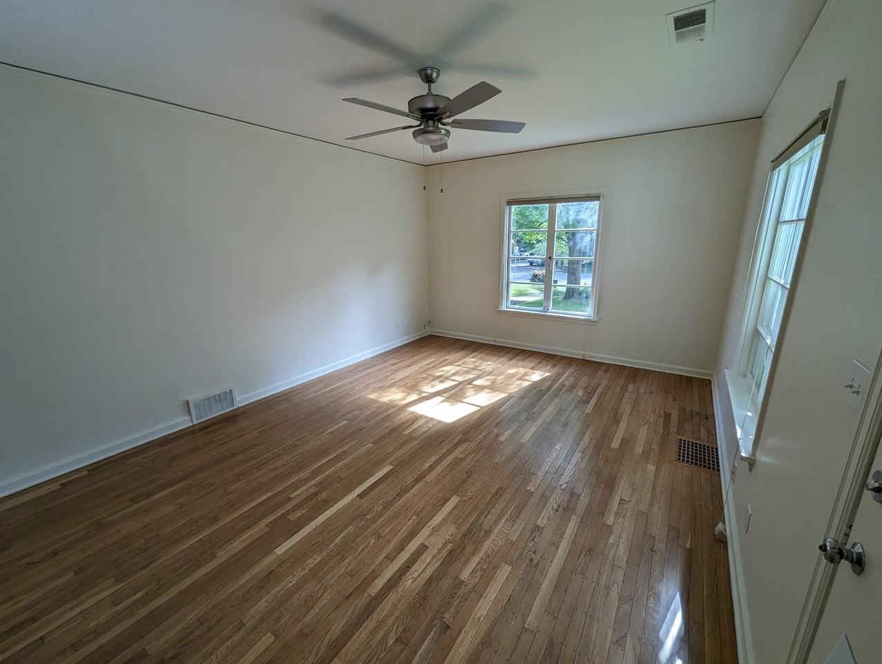 2016 Nw Overton St #2016 - Photo 2 of 17