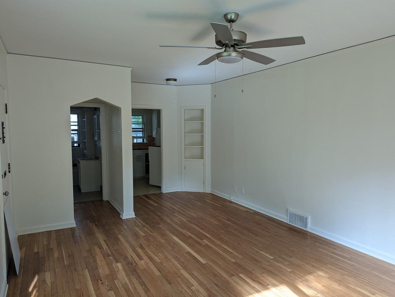 2016 Nw Overton St #2016 - Photo 3 of 17