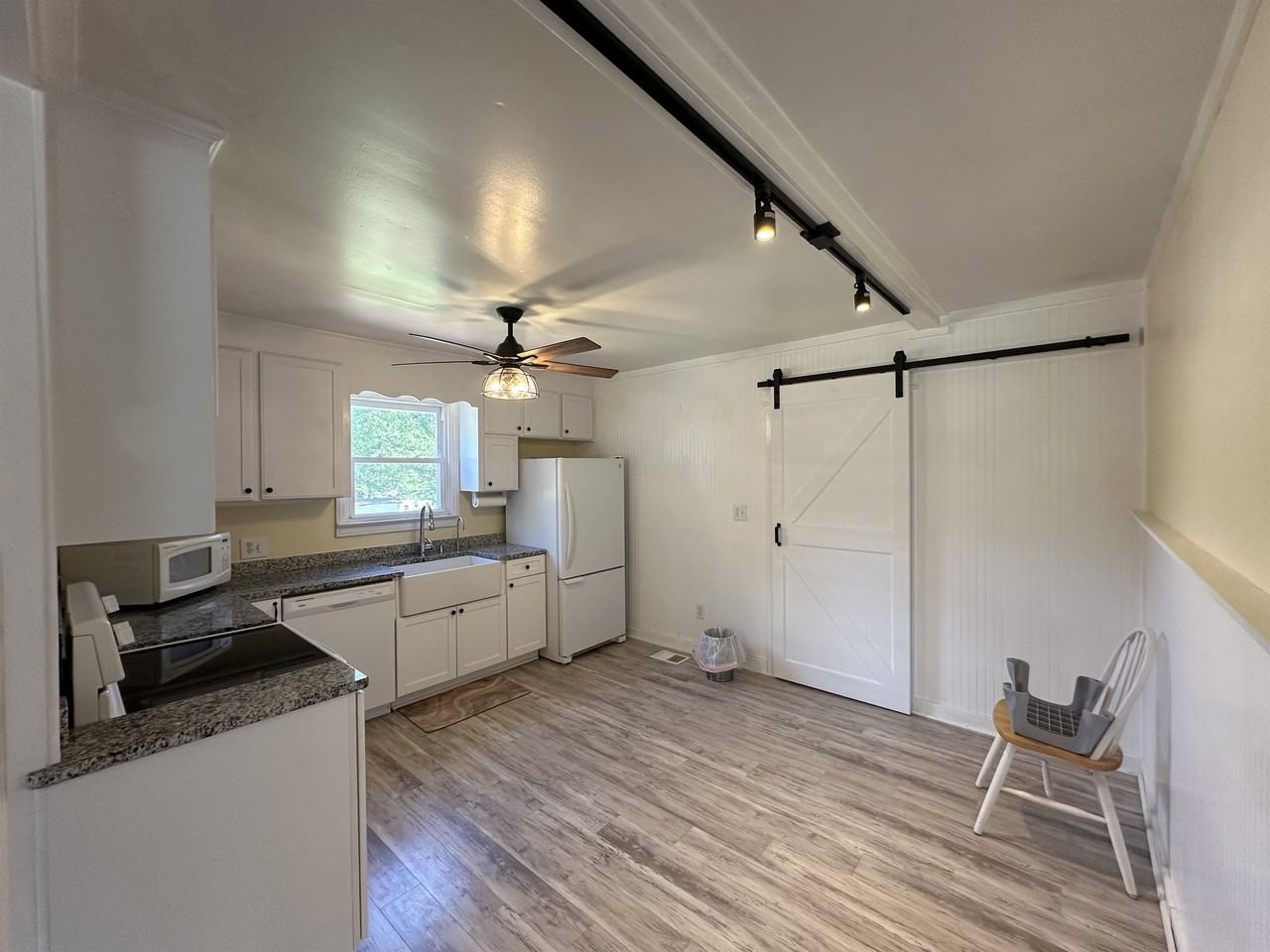 10 N Acres Dr #1 - Photo 3 of 15