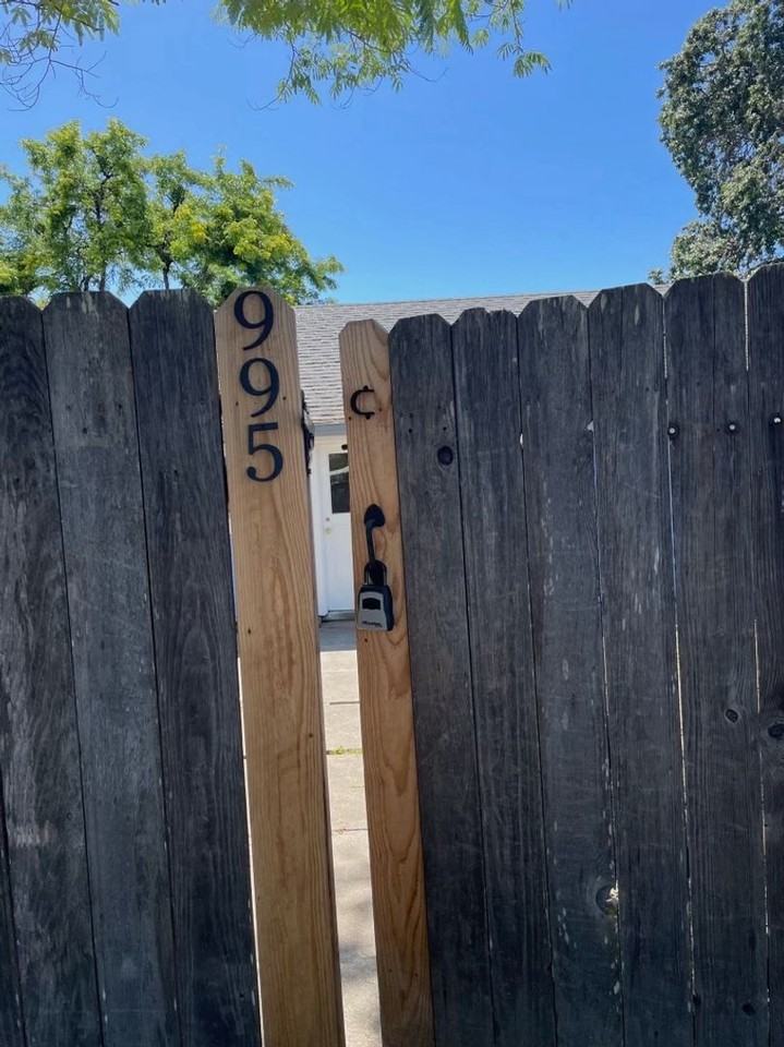 995 Butler Ave. - Photo 2 of 20