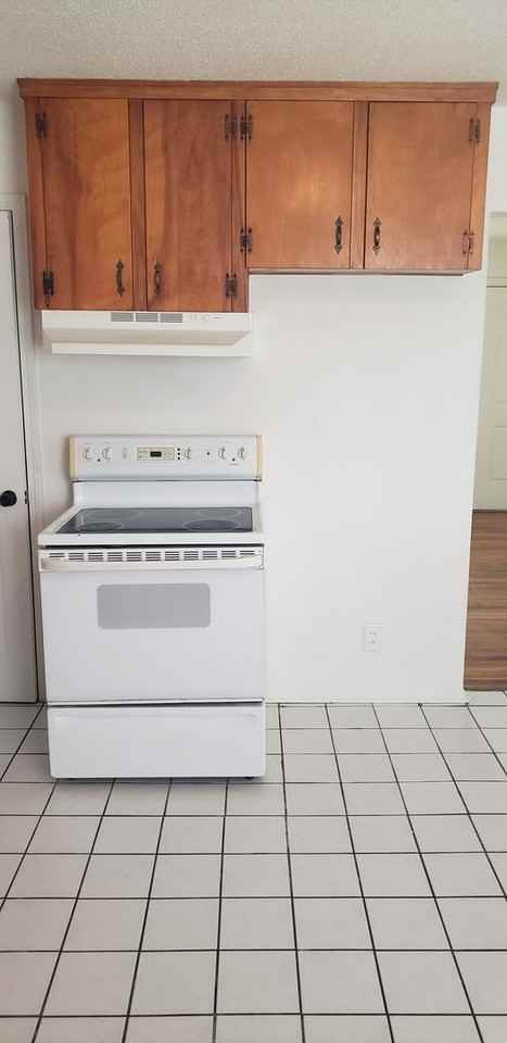 1417 N 63rd Ter - Photo 3 of 8