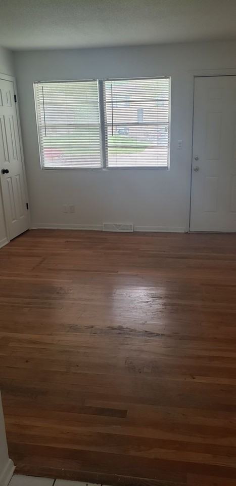 1417 N 63rd Ter - Photo 5 of 8