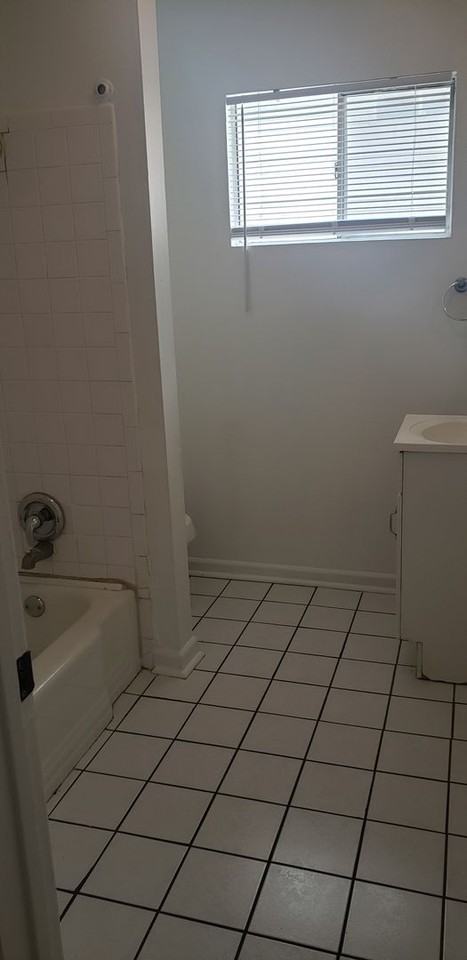 1417 N 63rd Ter - Photo 6 of 8