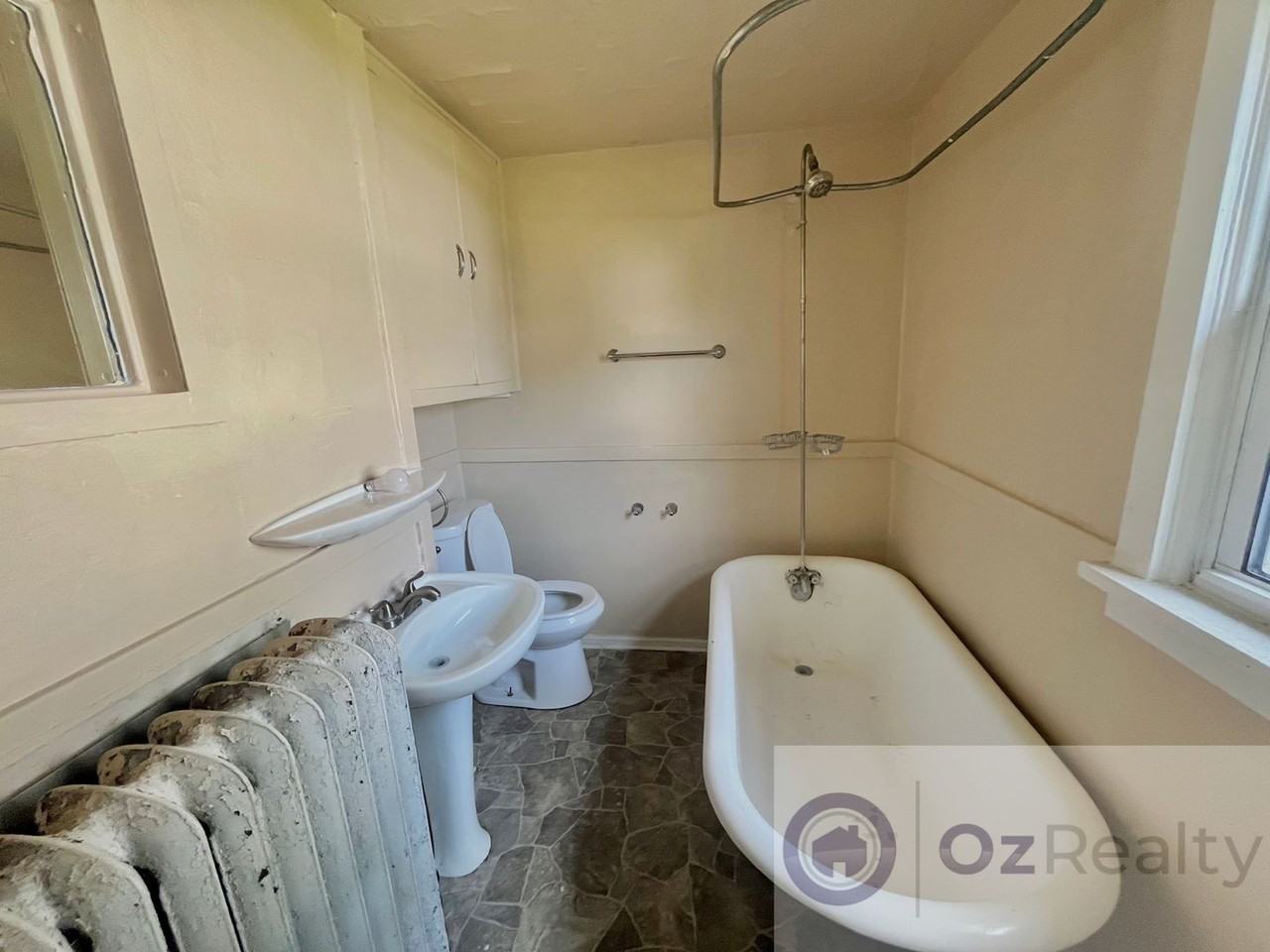 127 Bergin St - Photo 2 of 22