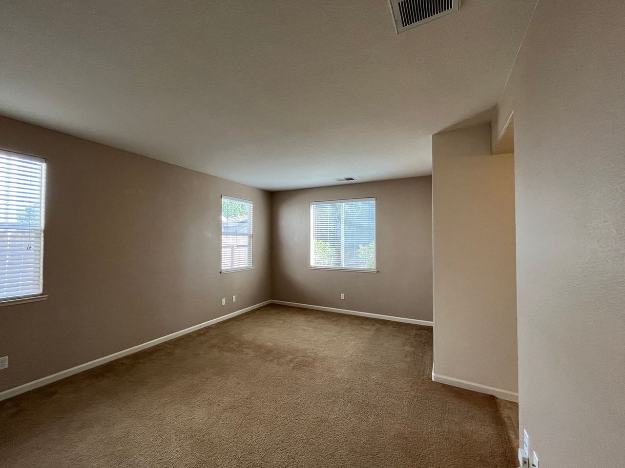 1187 Steidlmayer Way - Photo 4 of 10