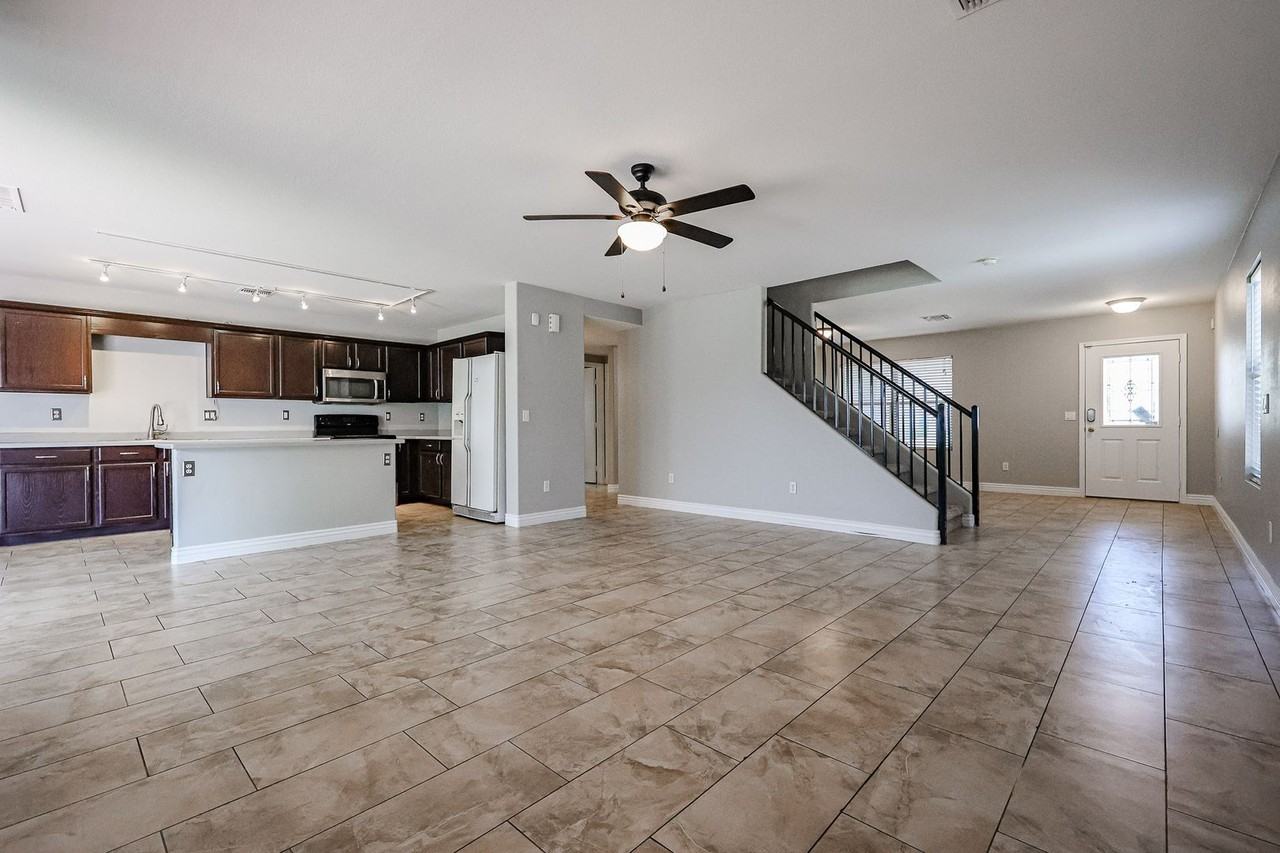 3385 E Longhorn Dr - Photo 6 of 45