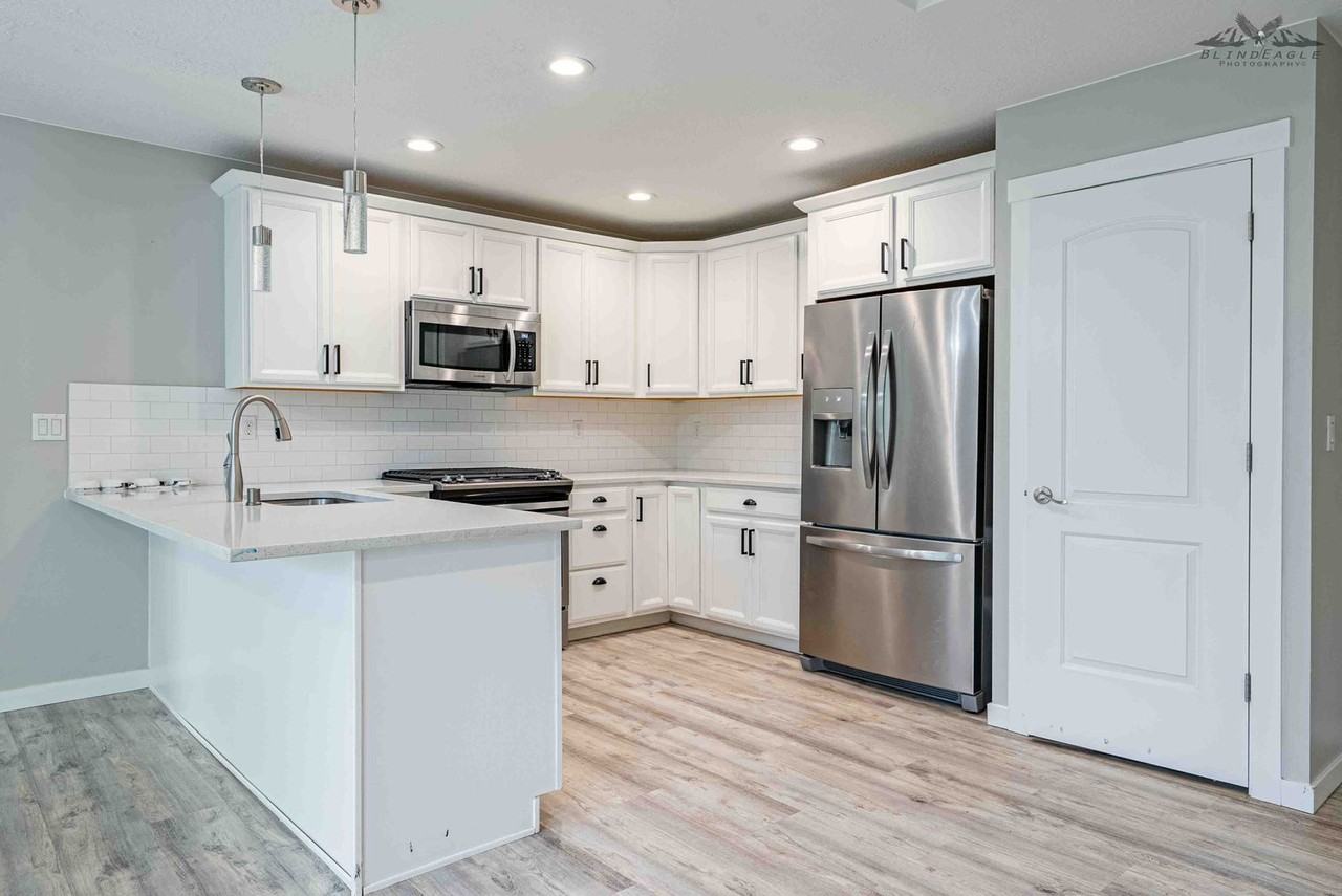 5880 W Trinity Ave - Photo 3 of 31