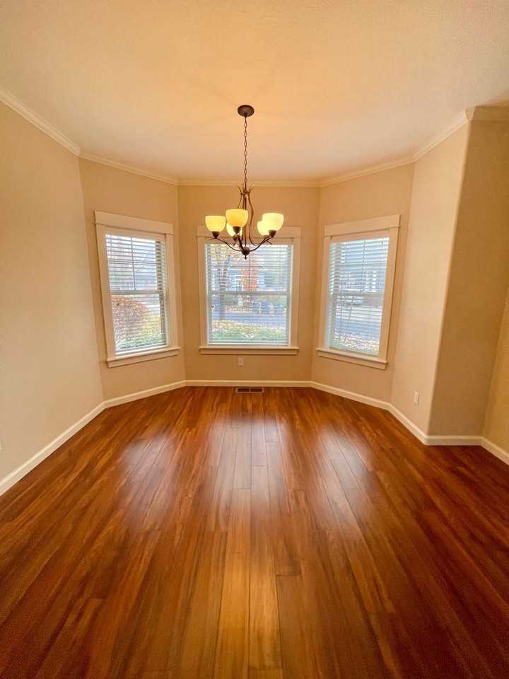 454 Briscoe Pl - Photo 7 of 23