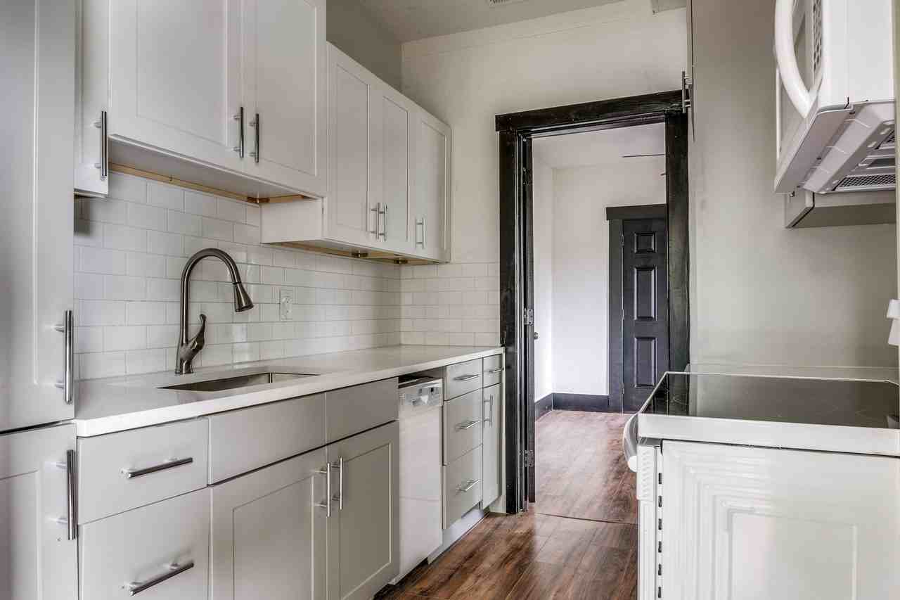 5212 Parry Ave - Photo 3 of 7