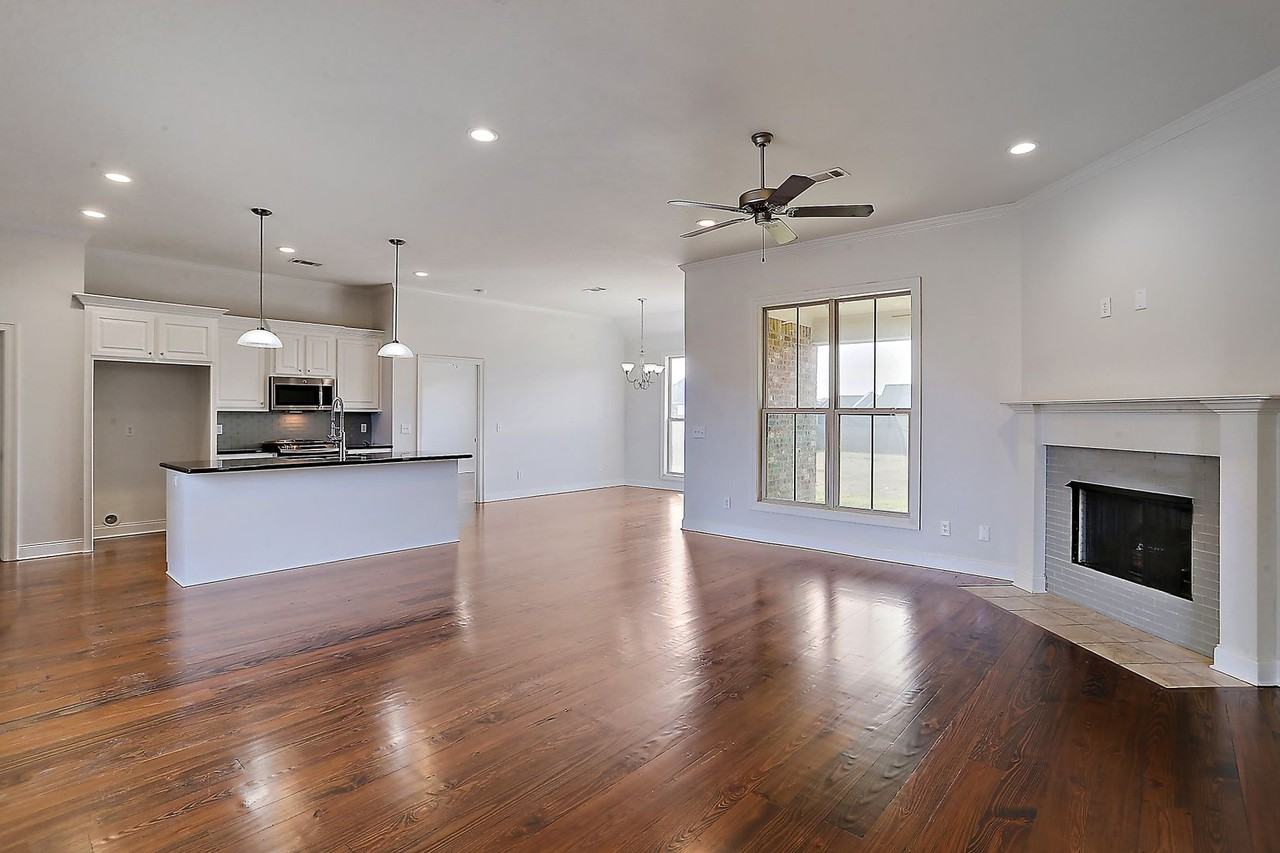 315 Rockbridge Dr - Photo 4 of 26