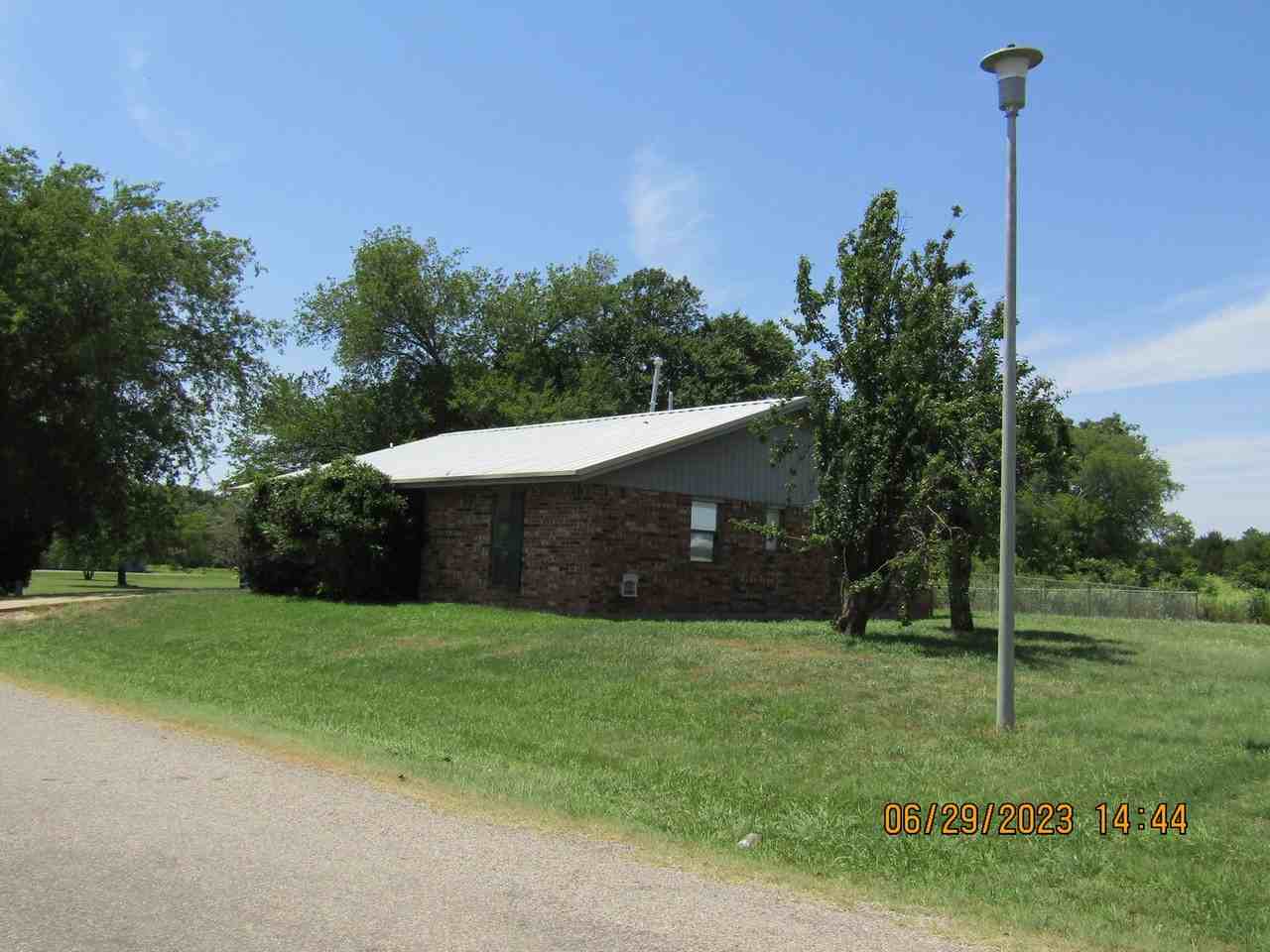 1101 W E Ave - Photo 2 of 24