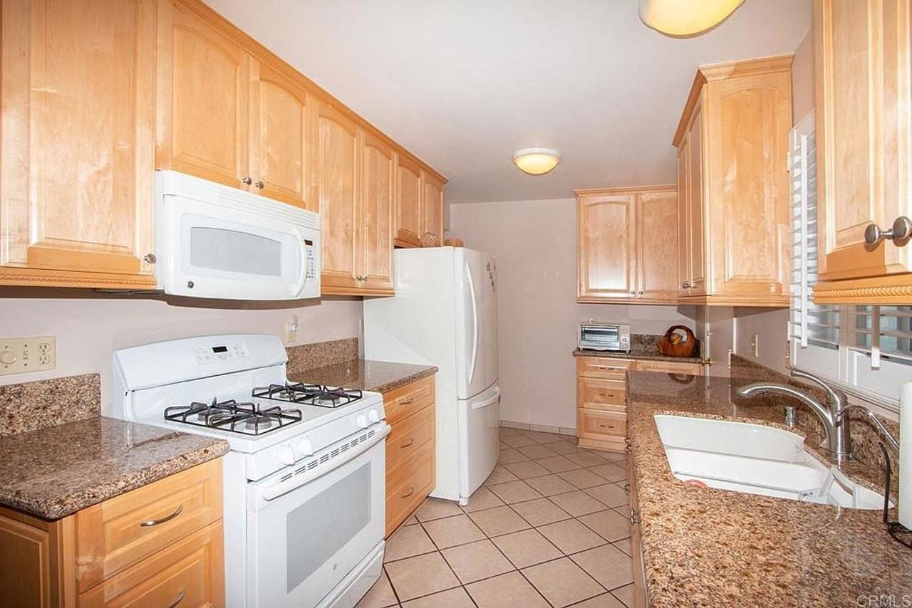 3905 San Lorenzo Ct - Photo 3 of 17