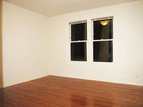 1042 Cole St - Photo 2 of 6