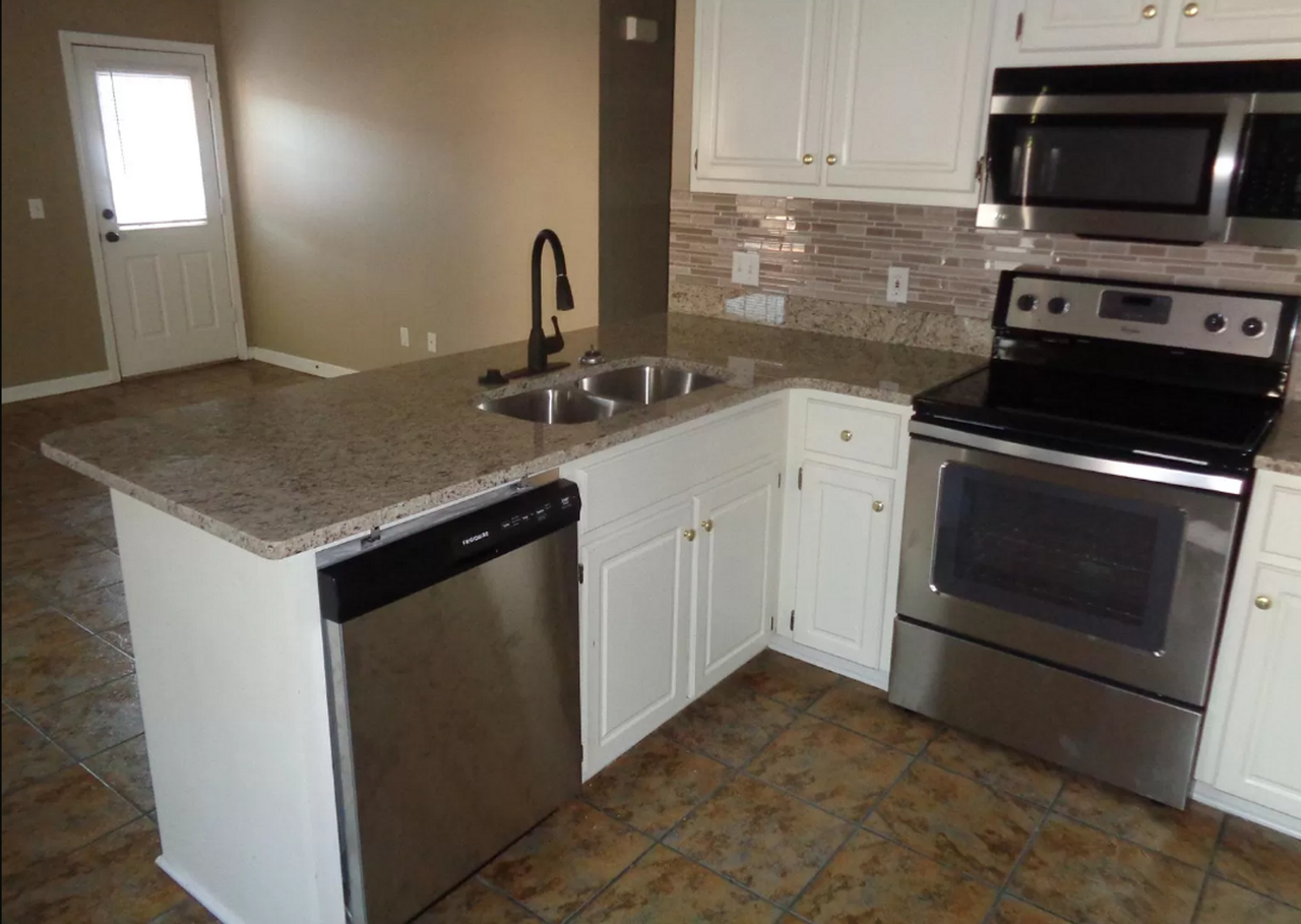 2 County Road 3077 - Photo 3 of 10