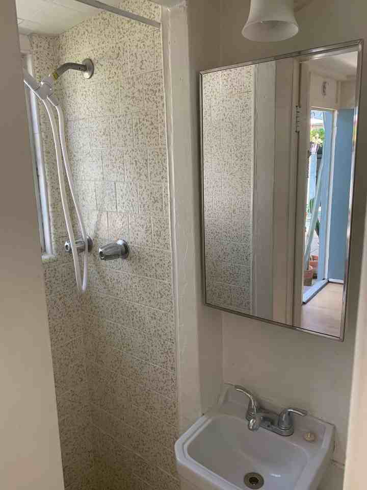 310 E Balboa Blvd - Photo 4 of 6