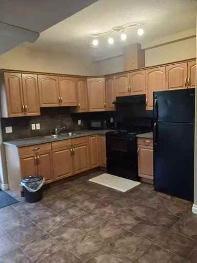 16244 51 St Nw - Photo 2 of 8