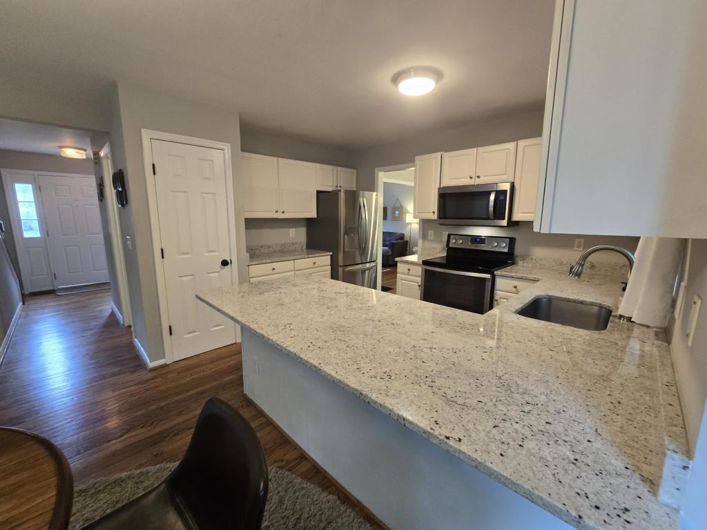 42 Charleston Ct - Photo 4 of 28