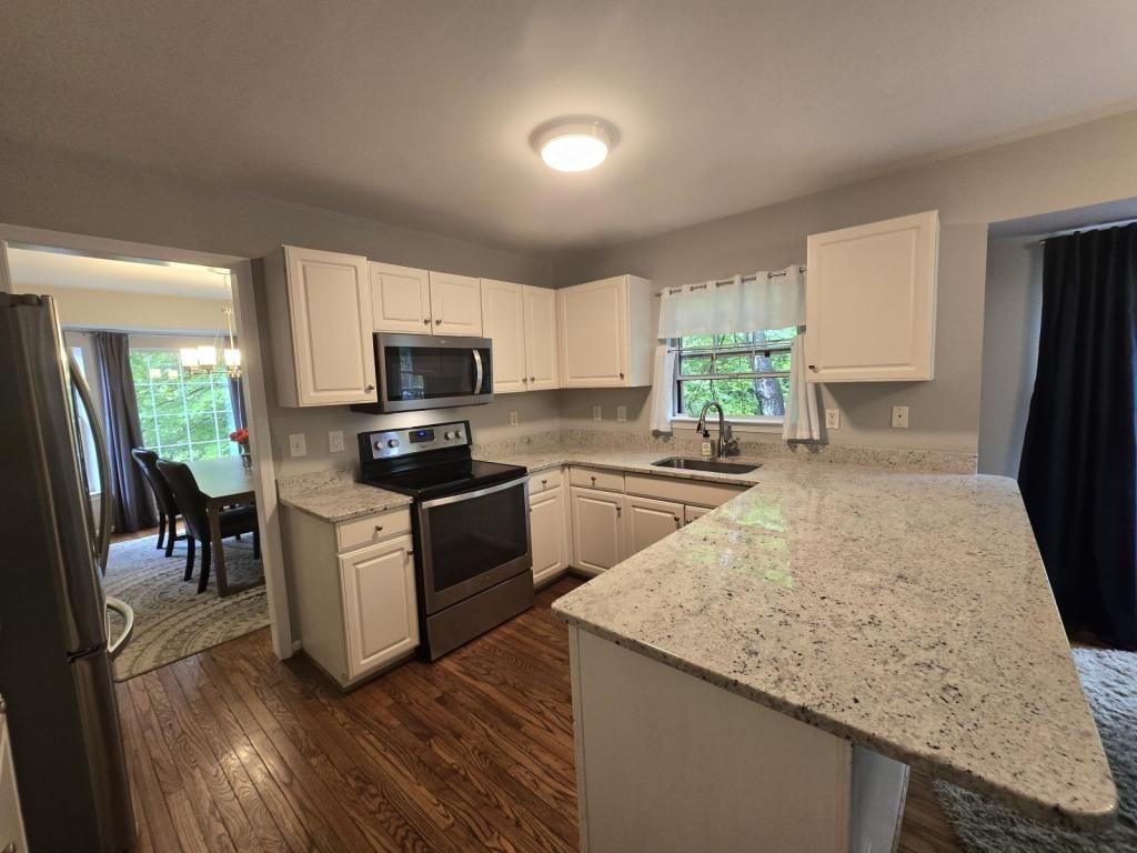 42 Charleston Ct - Photo 5 of 28