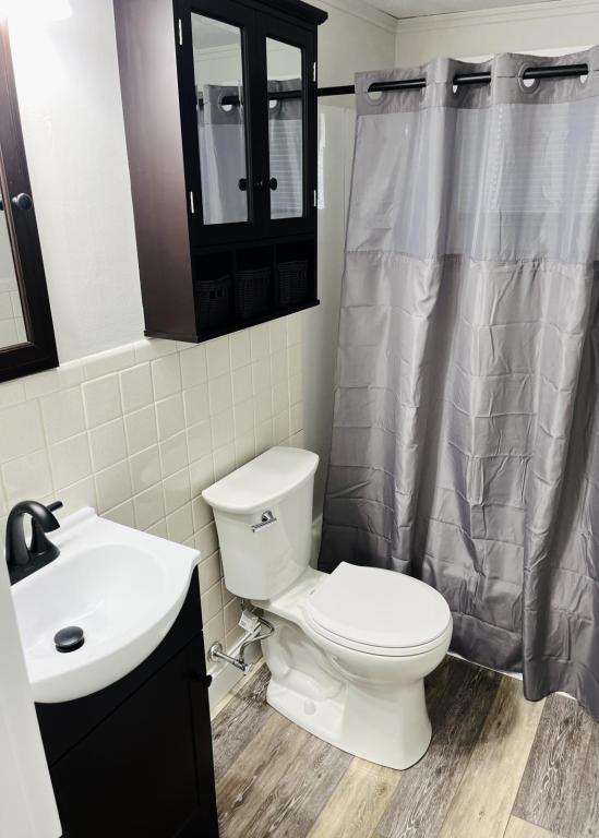 6 Acorn St Apt B - Photo 2 of 16