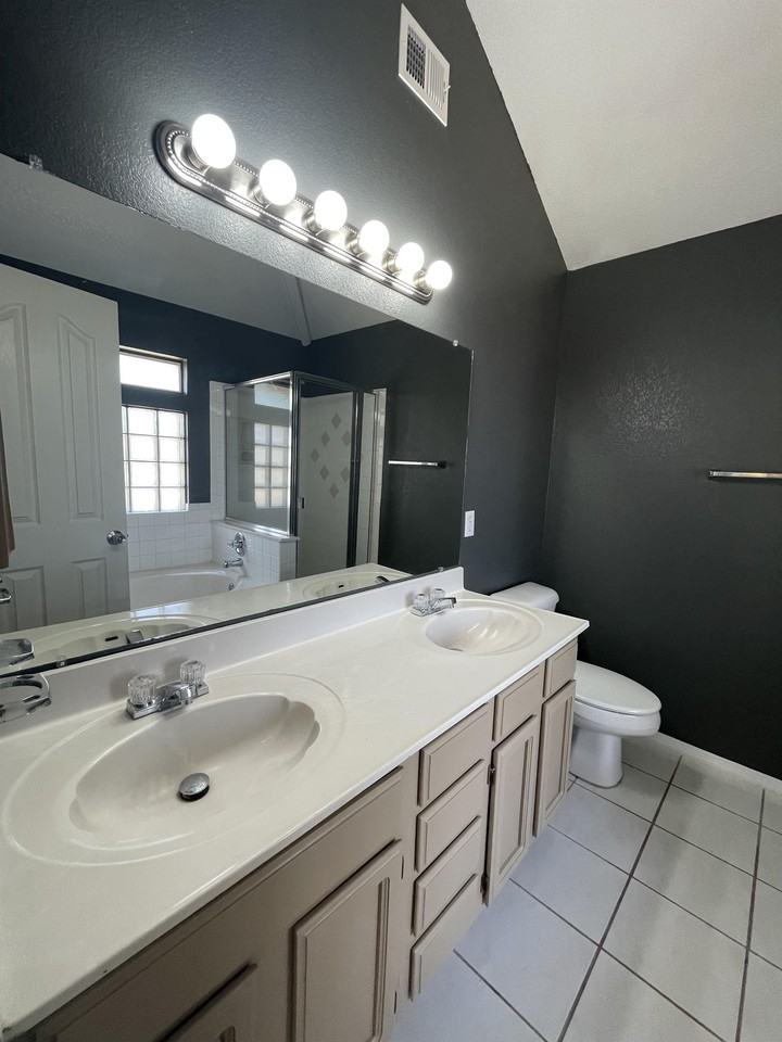 5692 Schwarzkopf Dr - Photo 2 of 19