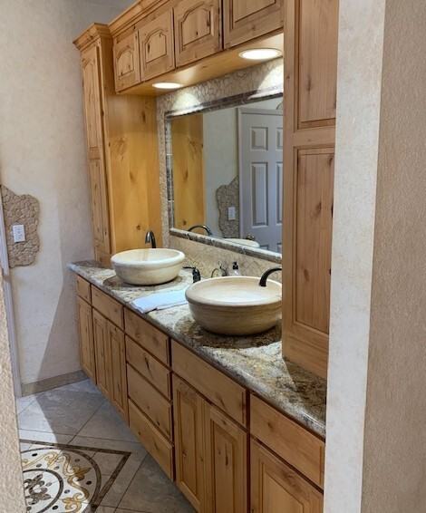 1050 N Belmont St #1 - Photo 3 of 50