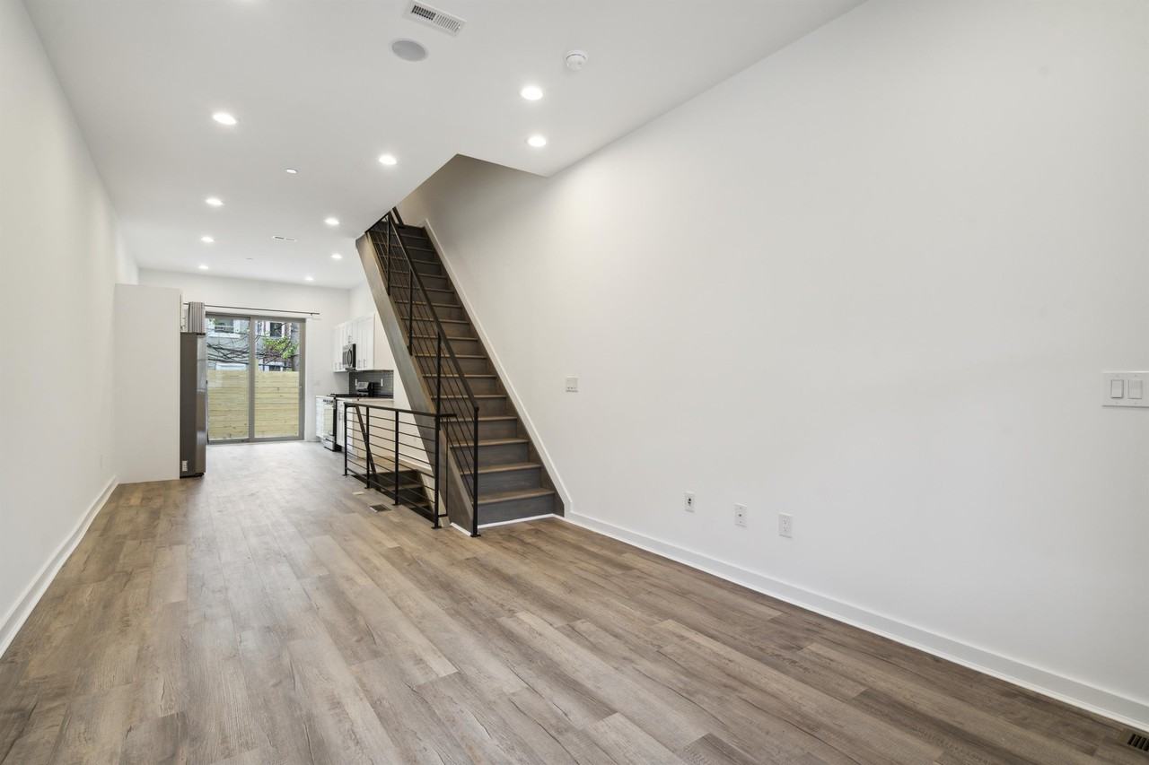 3827 Olive St - Photo 6 of 11