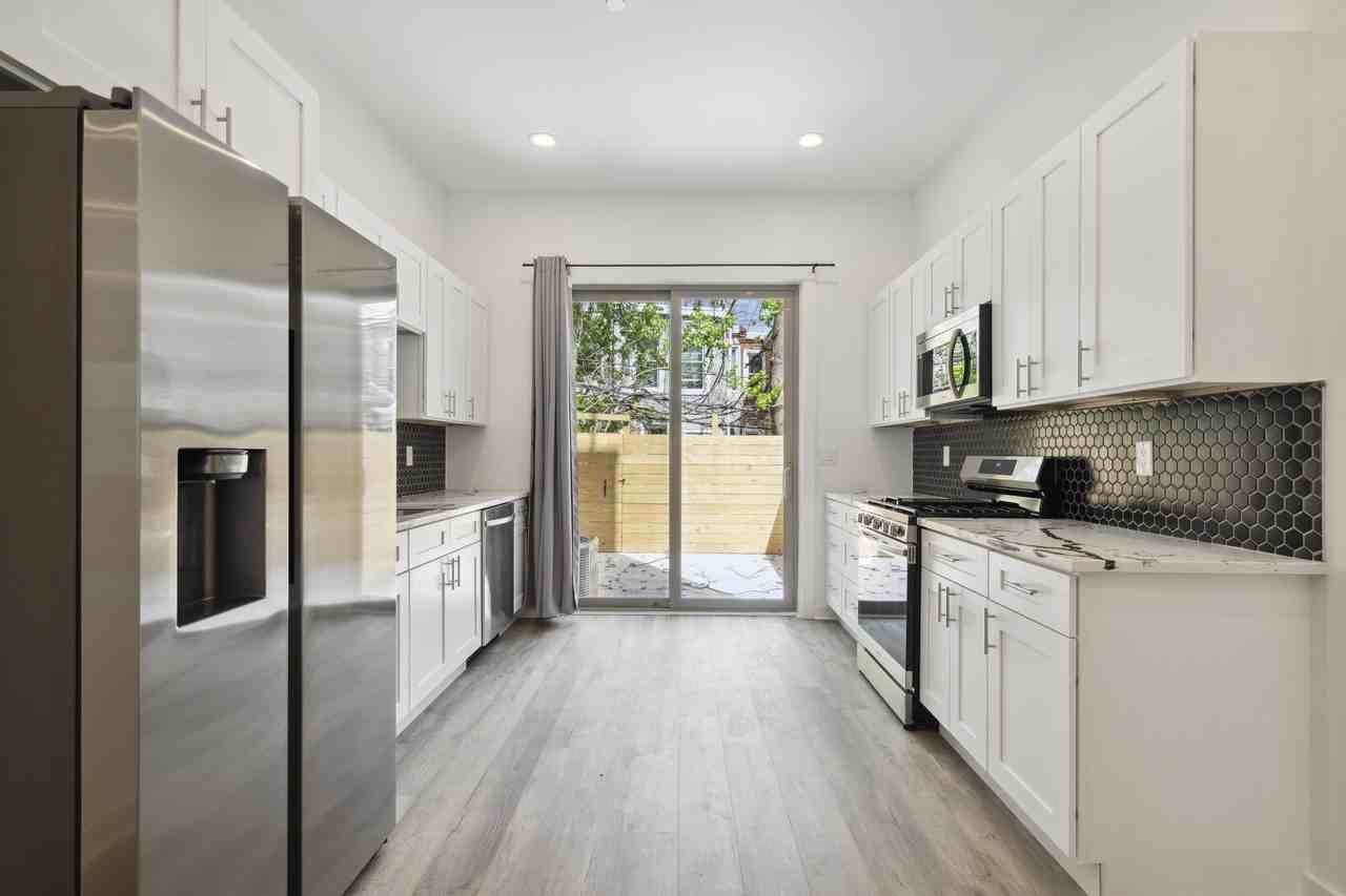 3827 Olive St - Photo 2 of 11