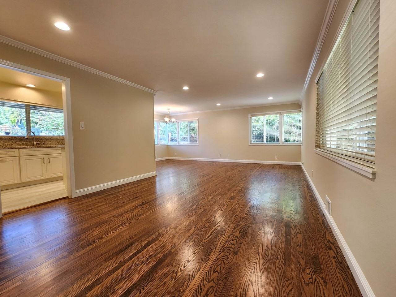 848 University Ave - Photo 3 of 19