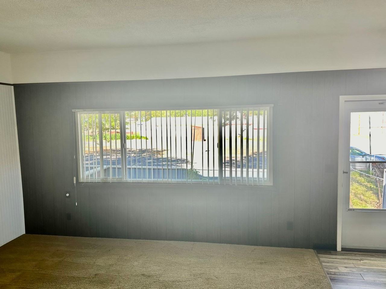 1119 N Alameda Ave - Photo 4 of 17