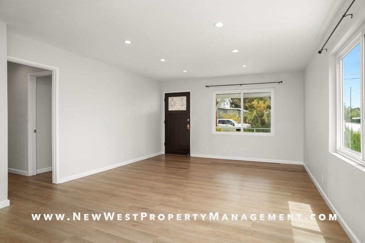 1533 Moreno St - Photo 5 of 26