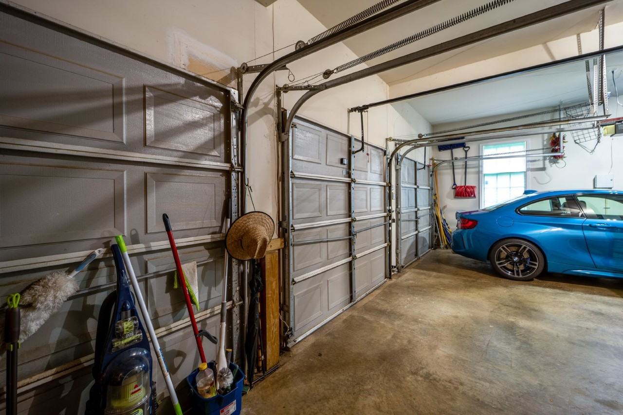 1115 Amanda Dr - Photo 5 of 24