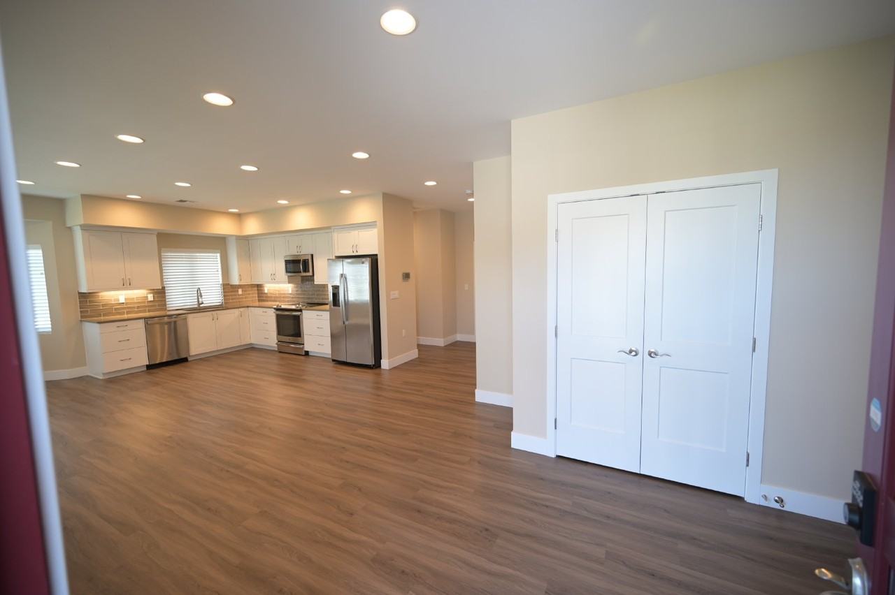 506 W Evergreen Farm Way - Photo 2 of 22