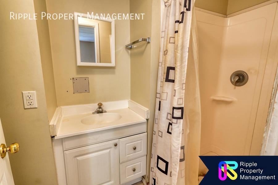 2808 Capitol Hill Cres Nw - Photo 3 of 9