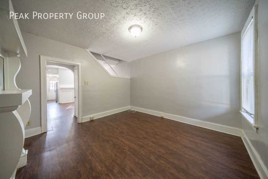 415 E Mithoff St - Photo 2 of 13
