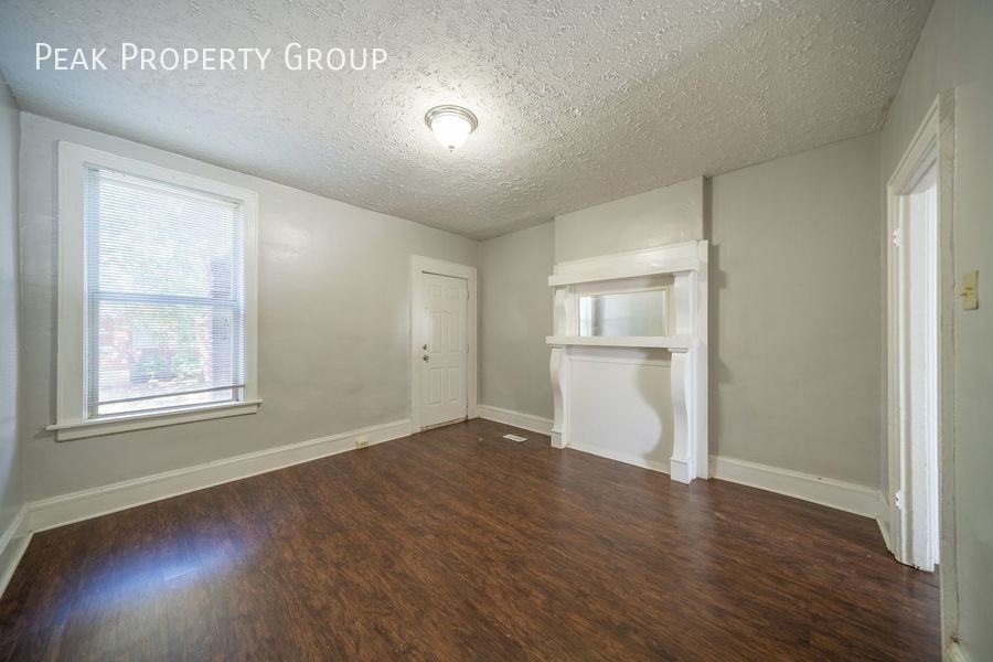 415 E Mithoff St - Photo 3 of 13