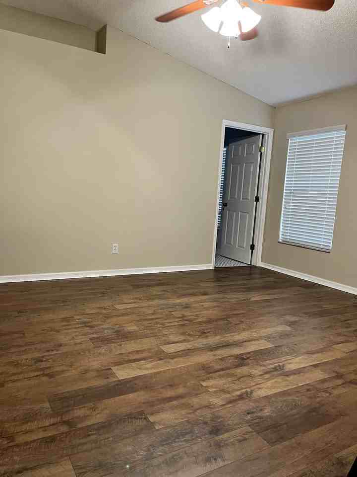 1034 S 13th Sq #NA - Photo 5 of 19