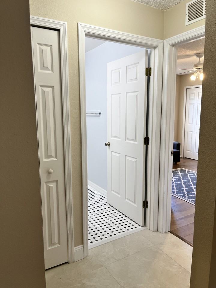 1034 S 13th Sq #NA - Photo 7 of 19