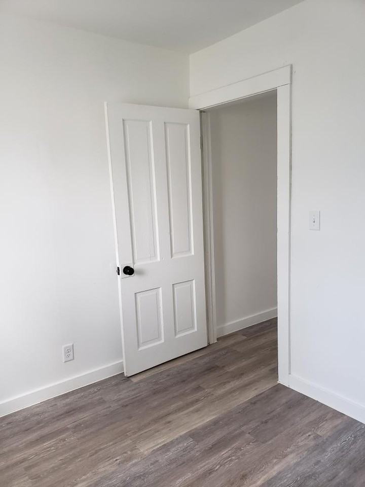 715 11th Ave #NA - Photo 4 of 11